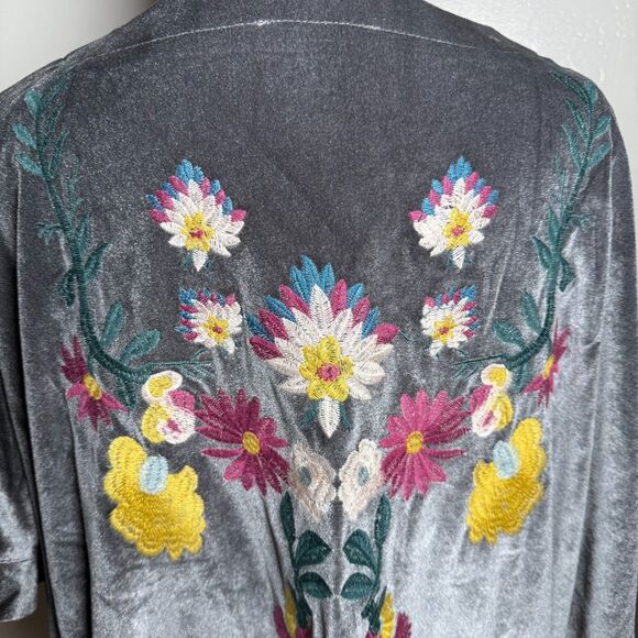 Entro Gray Velvet Kimono Floral Embroidery Size 1X - Picture 6 of 12